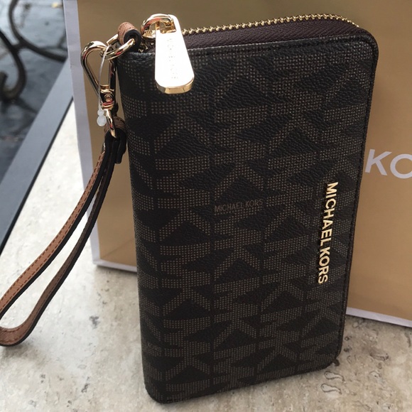 Michael Kors Phone Case Wristlet ❤️🌹❤️ - Picture 7 of 8